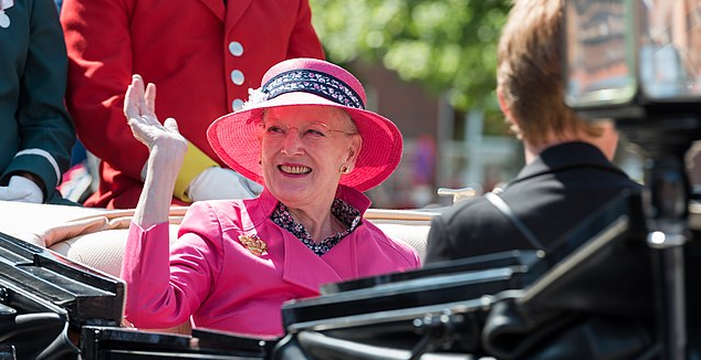 Pludselig var hun der: Dronning Margrethe har gjort det for første gang nogensinde