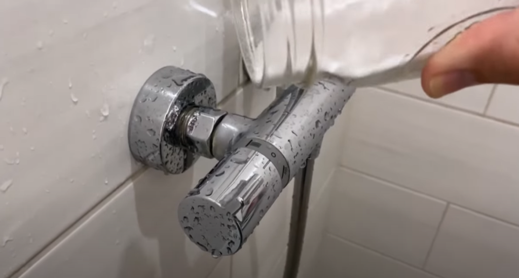 ‘Næsten ingen kender dette badeværelsestrick – naboerne er forbløffede’