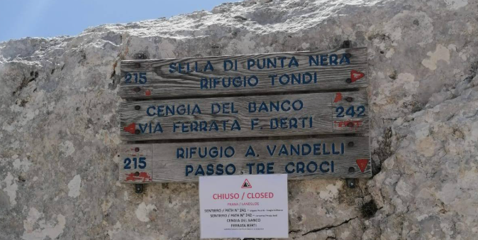 Turist ignorerede advarselsskilte på ferie i Italien: Nu skal han betale over 100.000 kroner