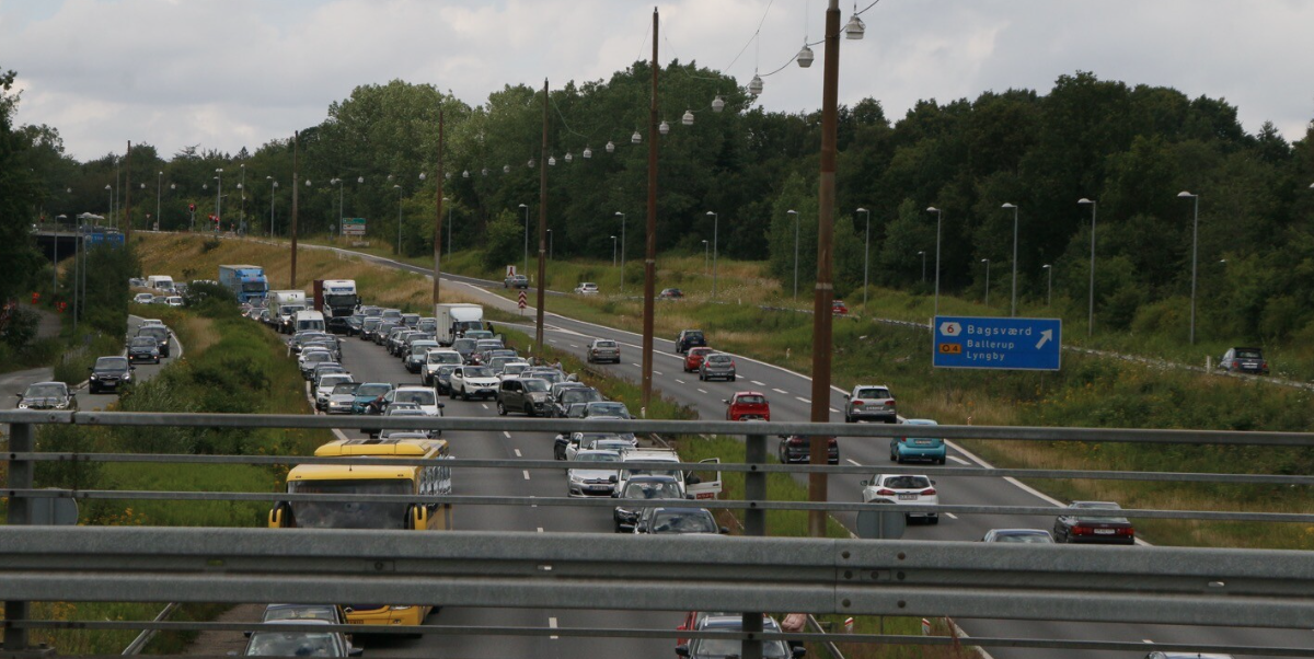 Voldsom ulykke: Motorvej helt spærret
