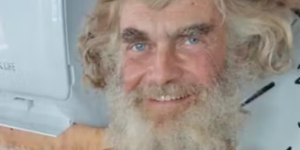 Efter flere måneder på åbent hav: Sømanden Tim og hunden Bella fundet