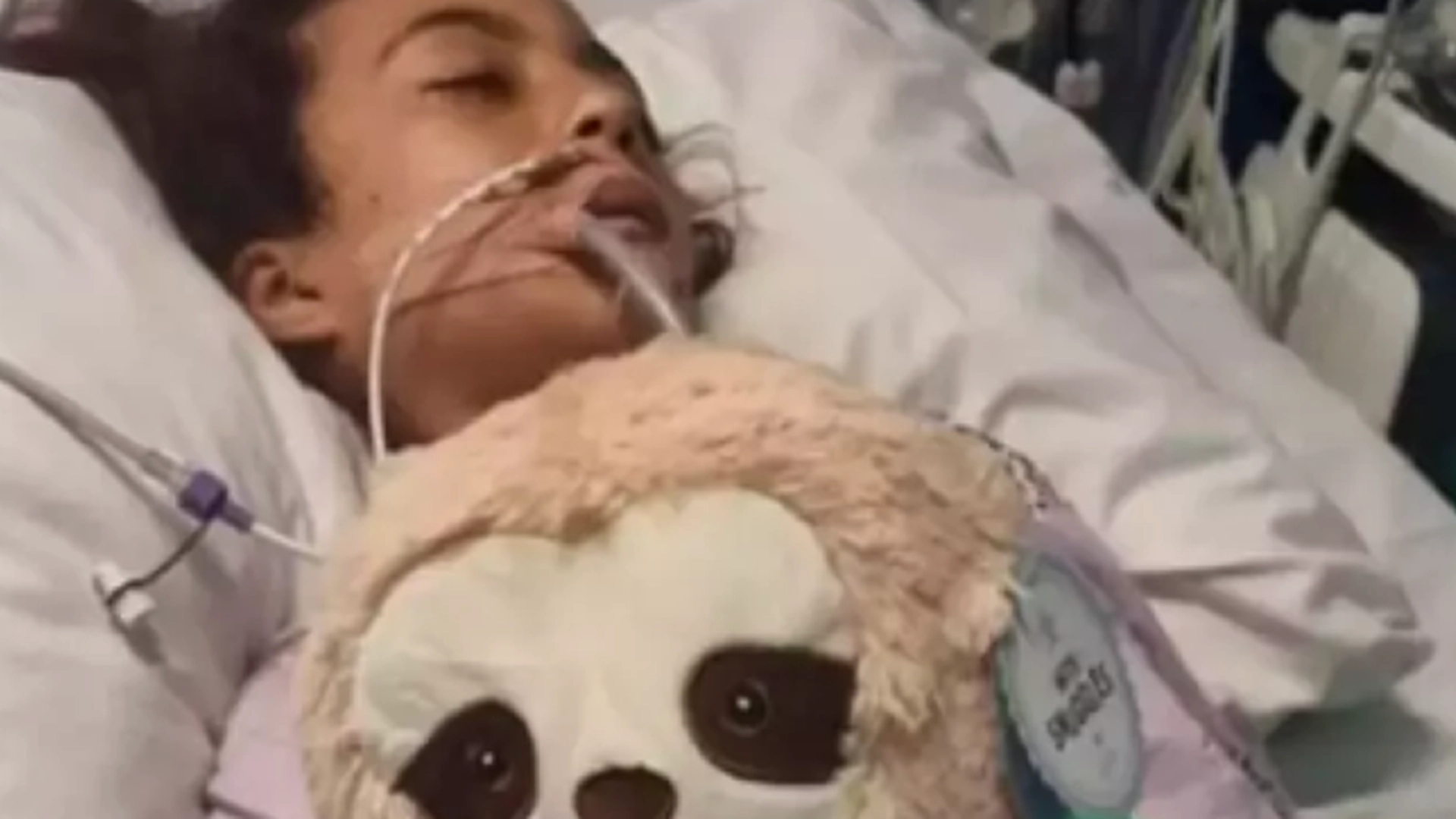 12-årige Sarahs koma stjæler alle overskrifter: Nu advarer hendes mor andre
