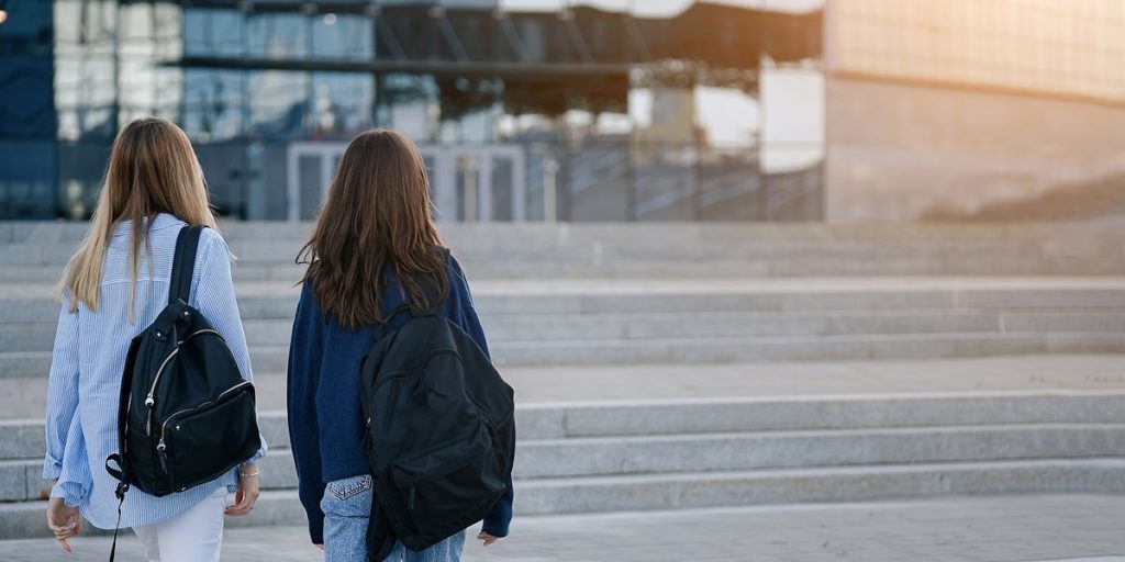 Adskillige skoler stiller nye krav: Nu må forældre ikke længere køre deres børn i skole