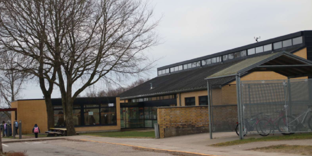 Chokerende hændelse: Lærer stukket ned af folkeskoleelev