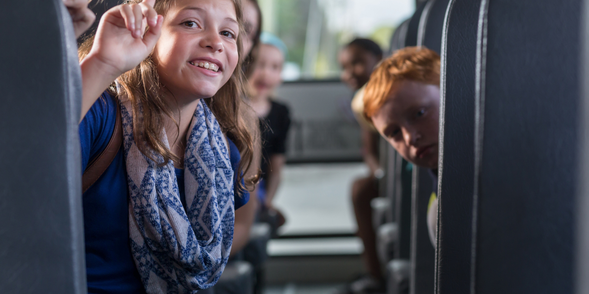 10-årig dreng opdager mærkelig lugt i bussen: Så reagerer han straks