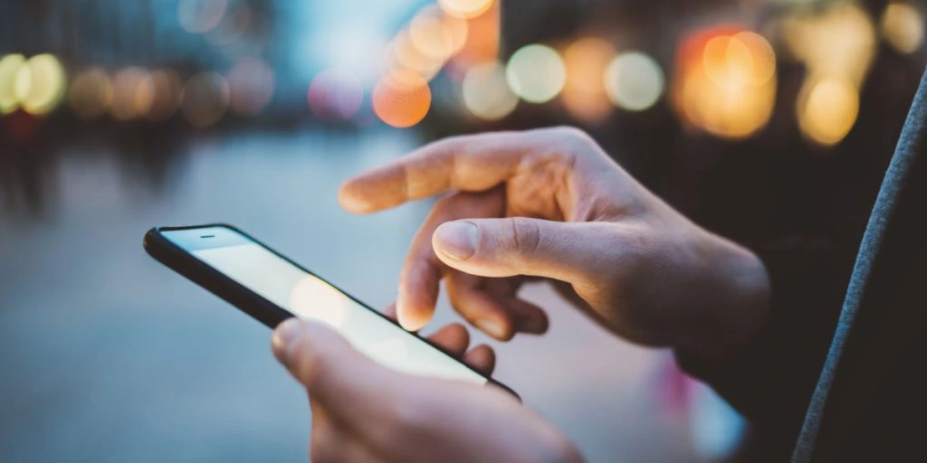 Vestjysk pensionist tændte sim smartphone: Hvad han så, efterlod ham i chok og forvirring