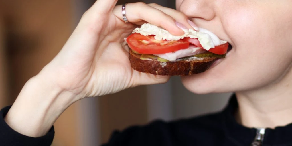 Bliver du også vanvittig af lyden, af andre der spiser? Her er grunden