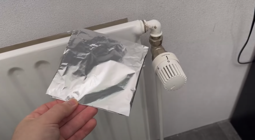 Mand laver sølvpapirs-tricket, alle med en radiator bør kende: Sparer dig for masser af penge