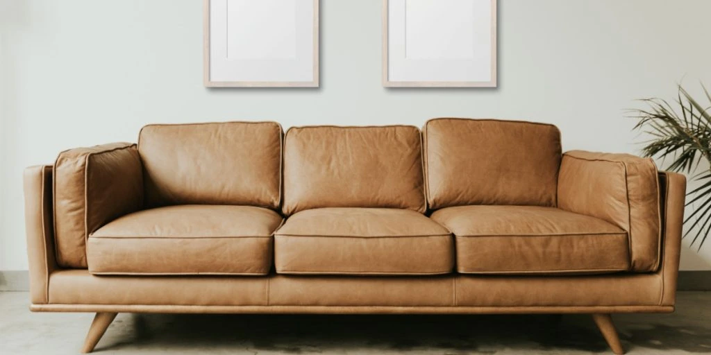 99% af alle danskere har det i køleskabet: Du aner ikke hvor godt det er til at rense din sofa