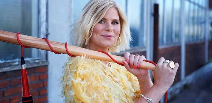 Stolt Sofie Linde flasher ny feminist-tatovering