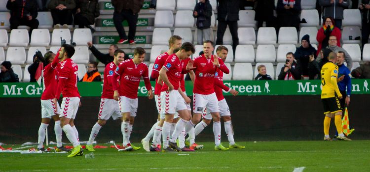 Pointjagt i påskedagene: Vejle Boldklub møder arvefjender