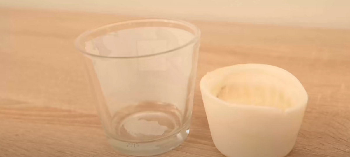Slut med fastbrændt stearin: Her er det simple trick på at få voksen fjernet