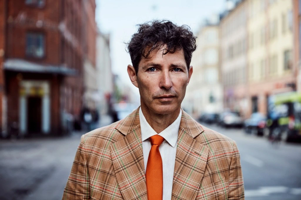 Stefan Ahnhem klar med fjerde bind i serien om Fabian Risk