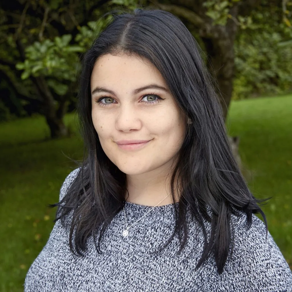 ”Årgang 0”-Stephanie i tårer over voldsomme oplevelse – mor havde blåt øje