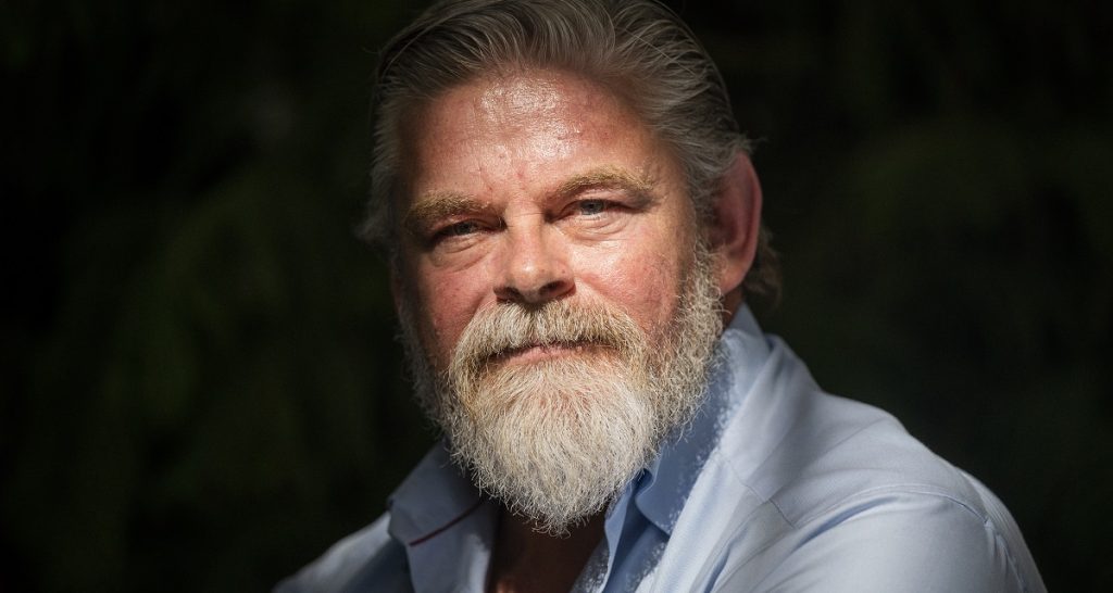 Falsk Stig Rossen: “Jeg stopper ikke, fordi jeg har brug for penge”