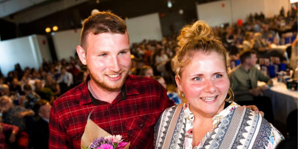 Landmand søger kærlighed-par afslører: Venter barn