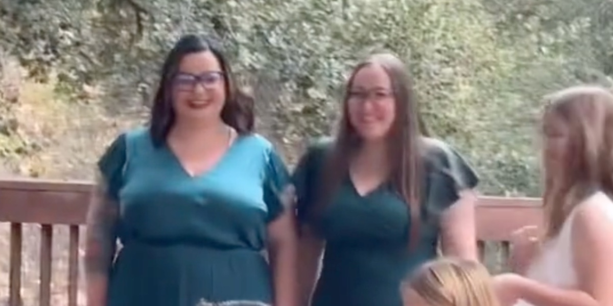 Kvinde ankommer glad til sin brors bryllup – og så indser hun sin store fejl