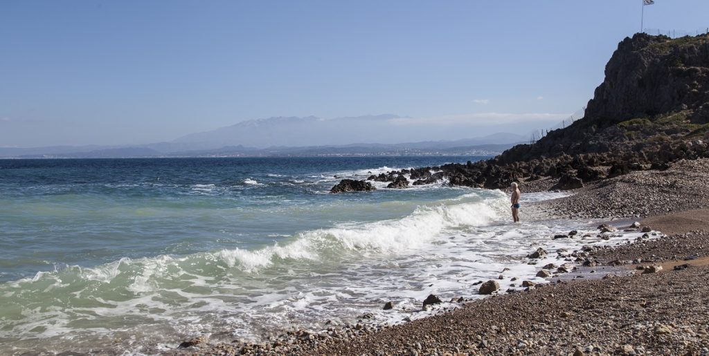 Ung kvinde voldtaget på Kreta: Blev lokket til stranden