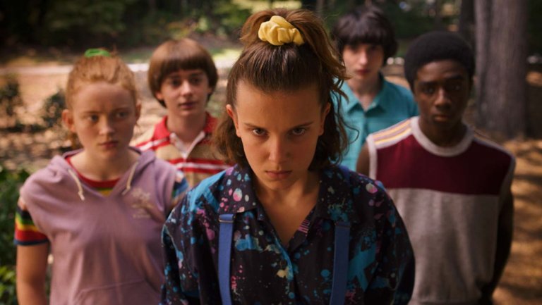 Monstre, russere og kærlighed: Tredje sæson af Stranger Things er landet