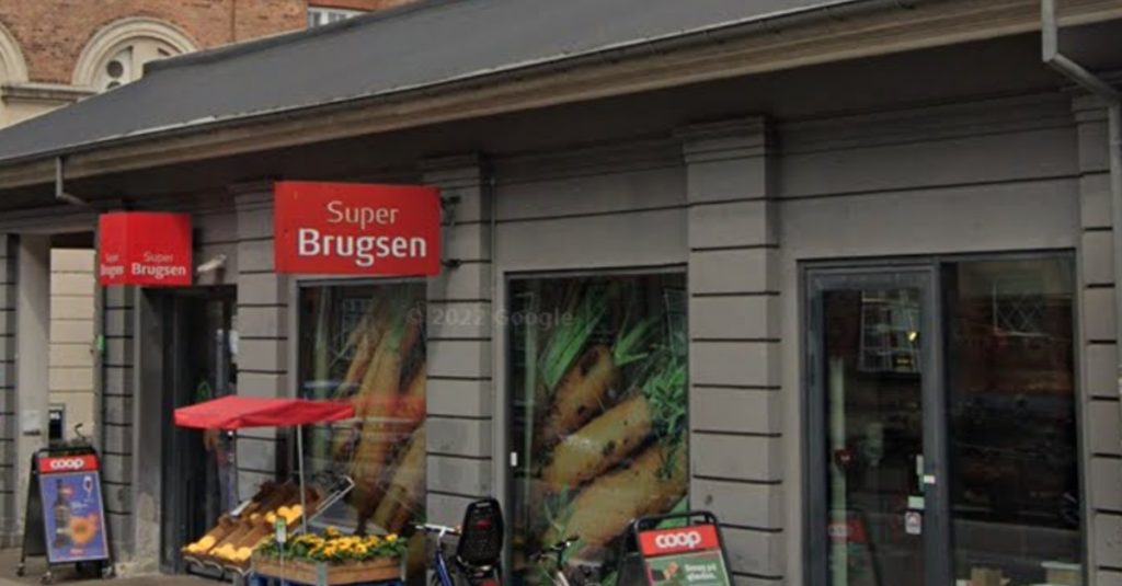 Støv, pap og hår: SuperBrugsen-butik får løftet pegefinger