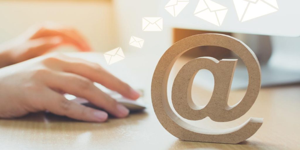 Vi bruger det i mail og på sociale medier: Men faktisk er ‘@’ mindst 486 år gammelt