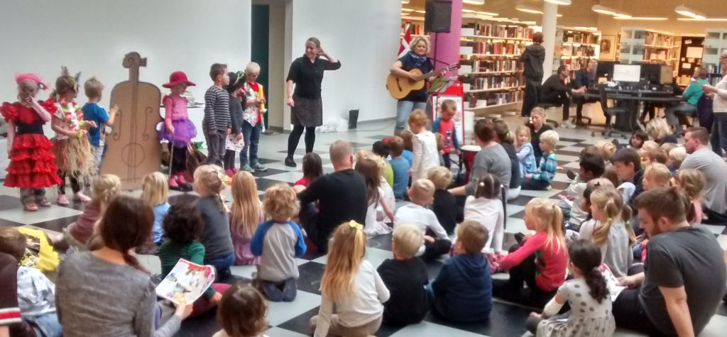 På torsdag synger 200 børnehavebørn i vilden sky på Hovedbiblioteket