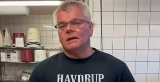 Bager fra SuperBrugsen lavede joke om romkugler – men det skulle han aldrig have gjort