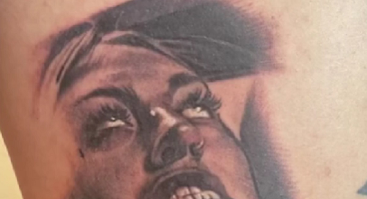 Mand overraskede sin kone med tatovering: Da hun så den begyndte hun at græde