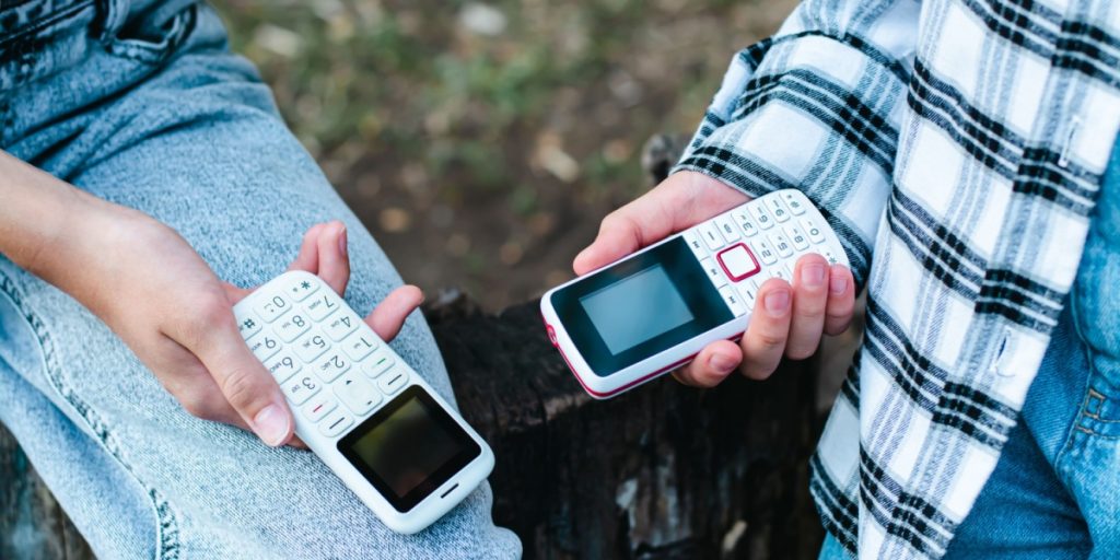Linnea byttede sin smartphone til en gammel med knapper: “På sigt blev det umuligt”