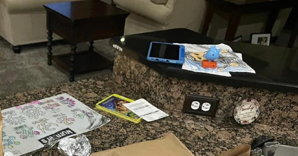 Lånte telefonen til sin søn: Det kom han til at fortryde