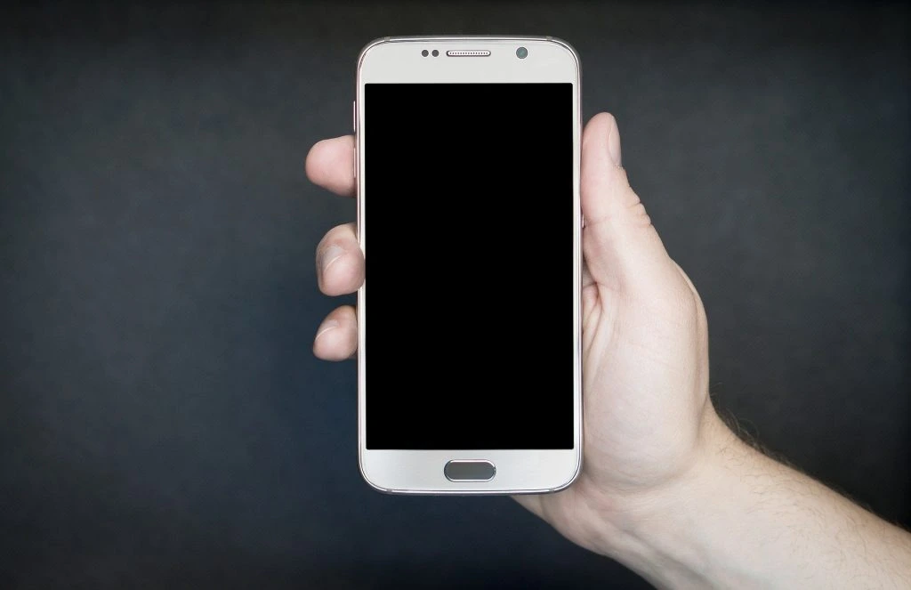 Politiet: Opdater din telefon – Det kan redde liv