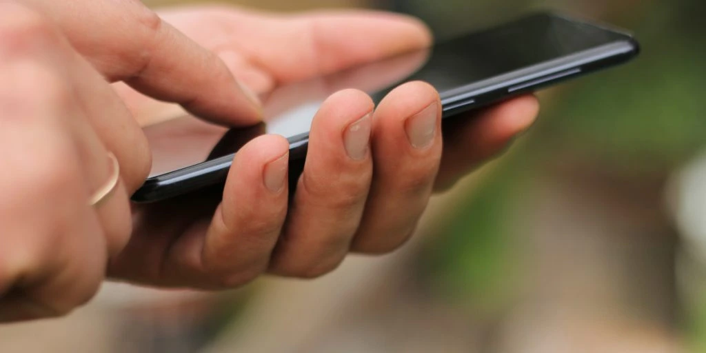Hvor ofte bør telefonen udskiftes? Her er det største advarselstegn