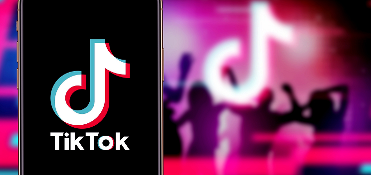 SE VIDEO: Tidligere dansk statsminister på TikTok