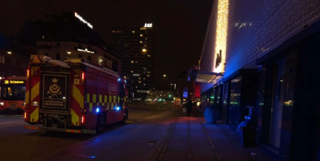 Julestemningen sat på pause: Brandvæsnet hastet ind i Tivoli