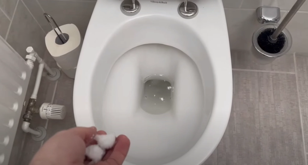 Kom dette i dit toilet hver 4. uge: Du kommer ikke til at fortryde det