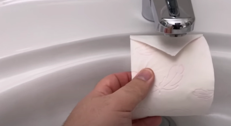 Hoteller holder dette toiletpapirs-trick hemmeligt for dig: Bare vent til du ser magien ske