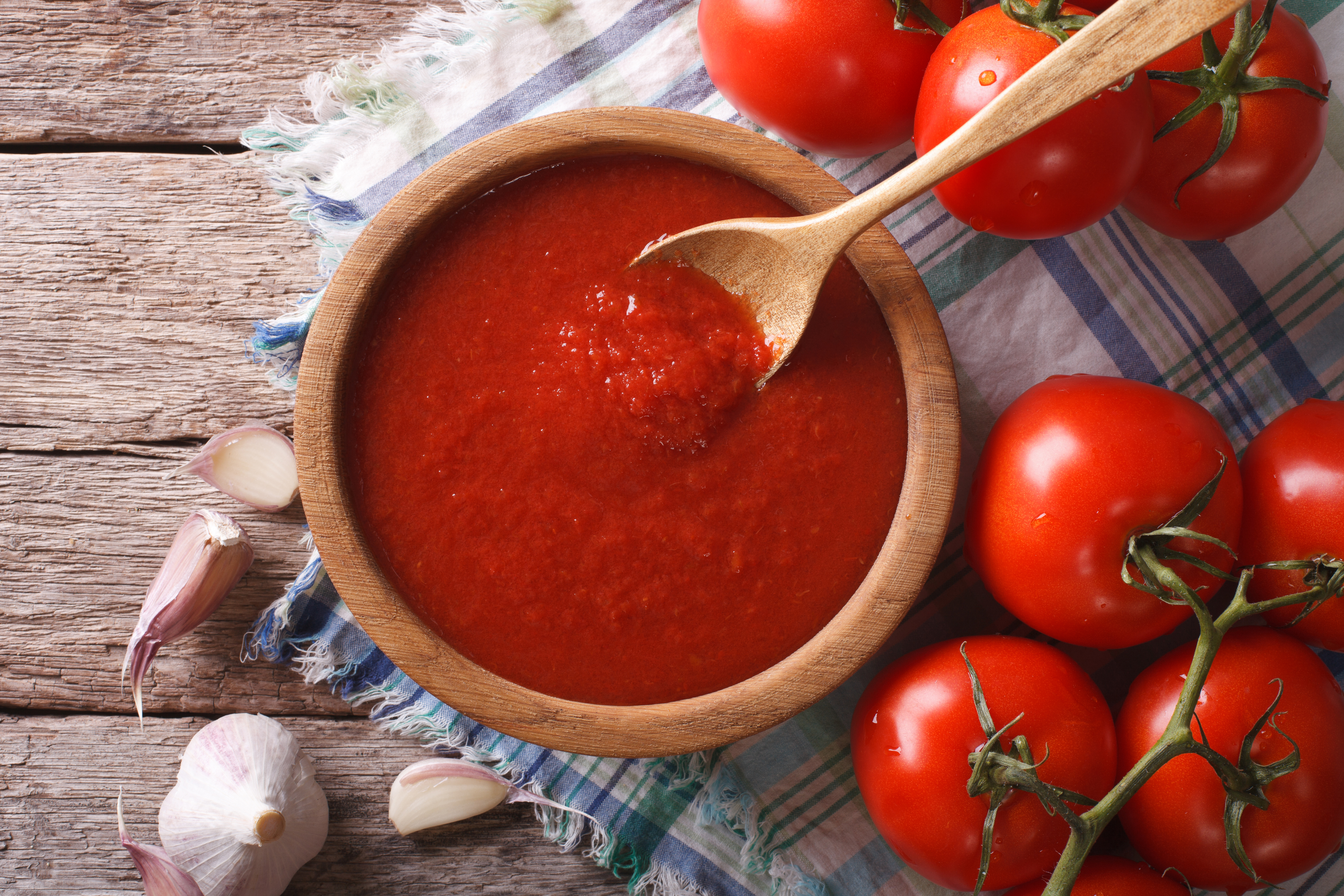 Tomatsauce på tre minutter: Den perfekte sauce til pasta og pizza