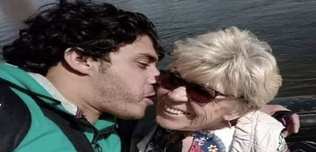 82-årig ‘bedstemor’ kommer med vild kærlighedserklæring til sin 46 år yngre kæreste