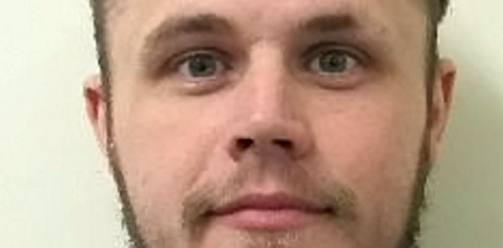 Indbrudstyvs bizarre visitkort: Lægger en lort på gulvet