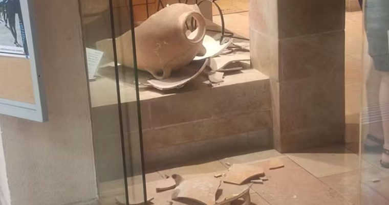 Niks pille: Dreng smadrede 3500 år gammel krukke på museum