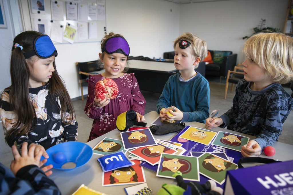 Milo, Duno og Vejles børnehavebørn undersøger menneskets hjerne