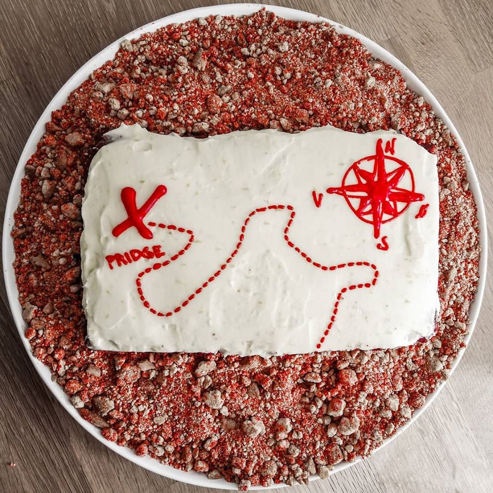 Lækker Uluru-kage med spiseligt sand