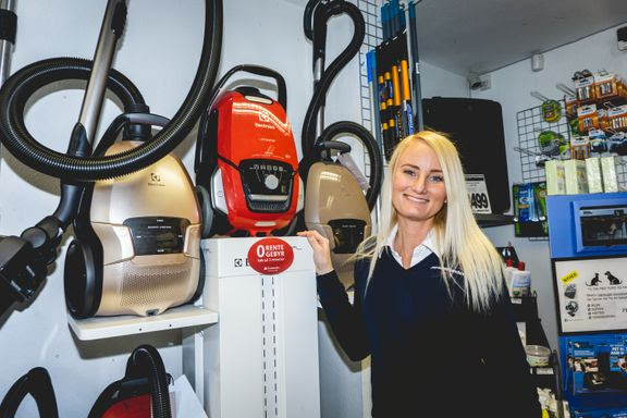 56 år gammel kæde tjener flere penge på at reparere støvsugere