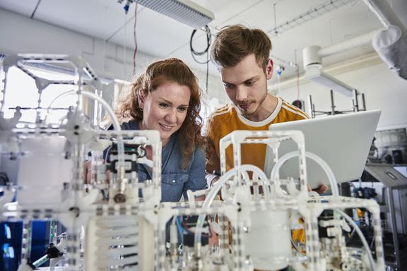 Ingeniørstudiet stiger i popularitet: Er lykkes med at tiltrække flere kvinder