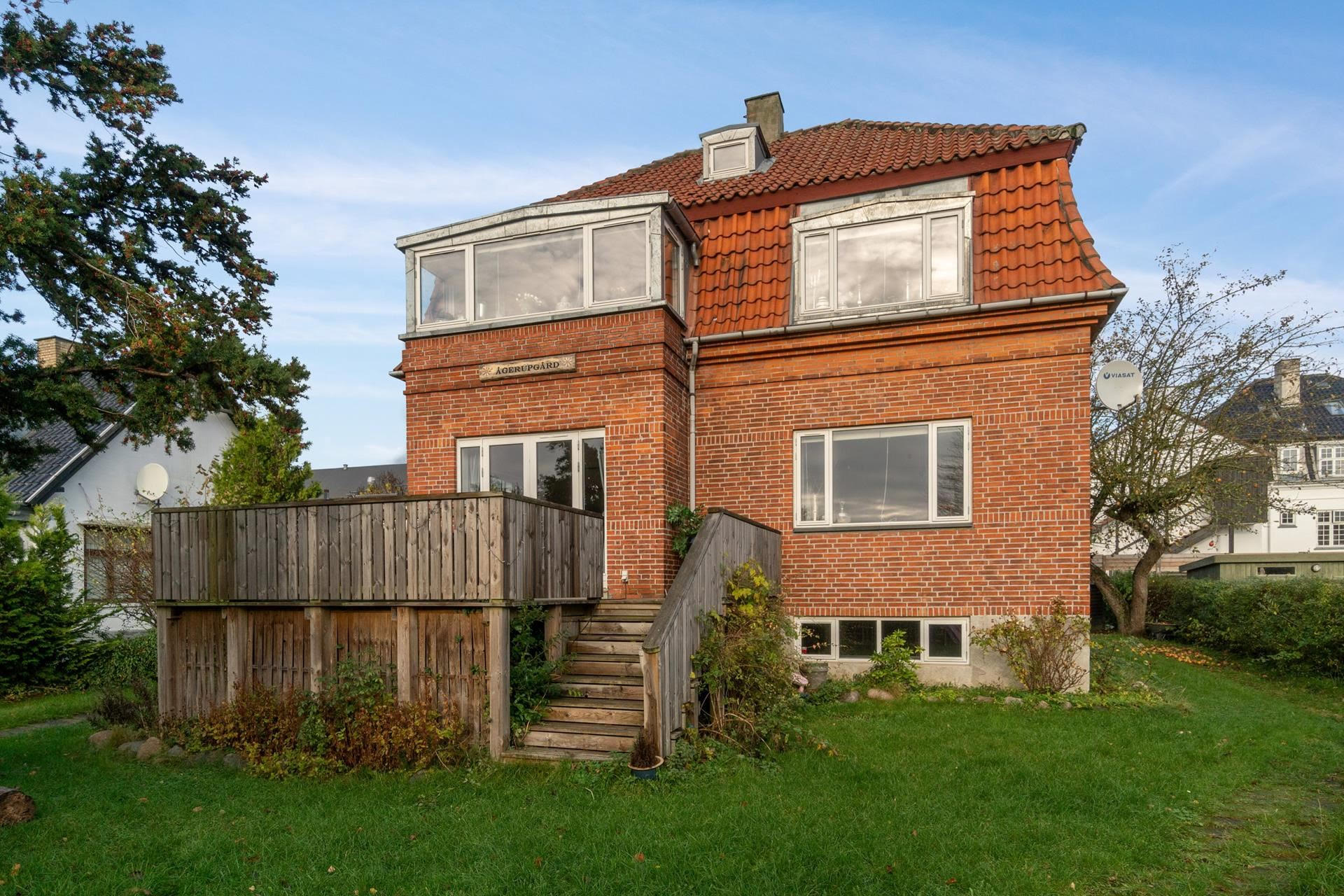 Vild med Dans-stjerne sælger millionvilla