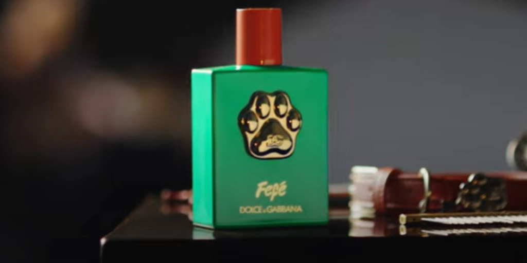 Galt eller genialt? Dolce & Gabbana lancerer en parfume til hunde