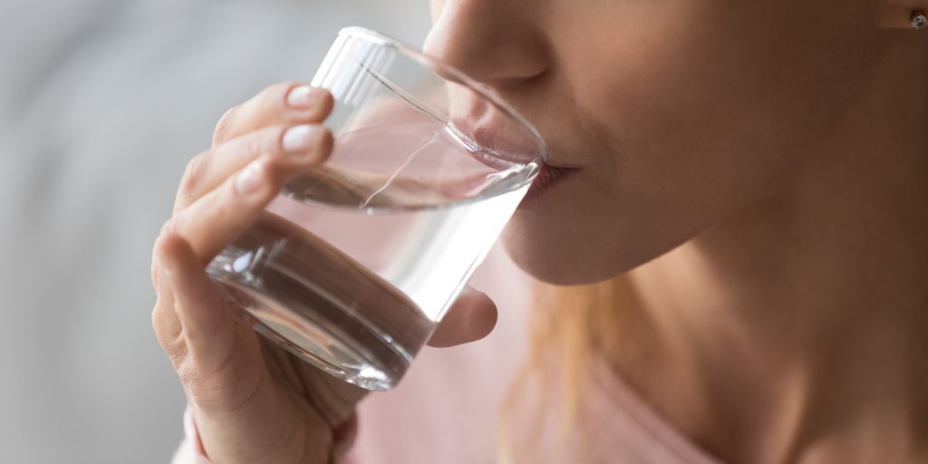Glem 8 glas vand om dagen: Forskere afslører, at det slet ikke er nødvendigt