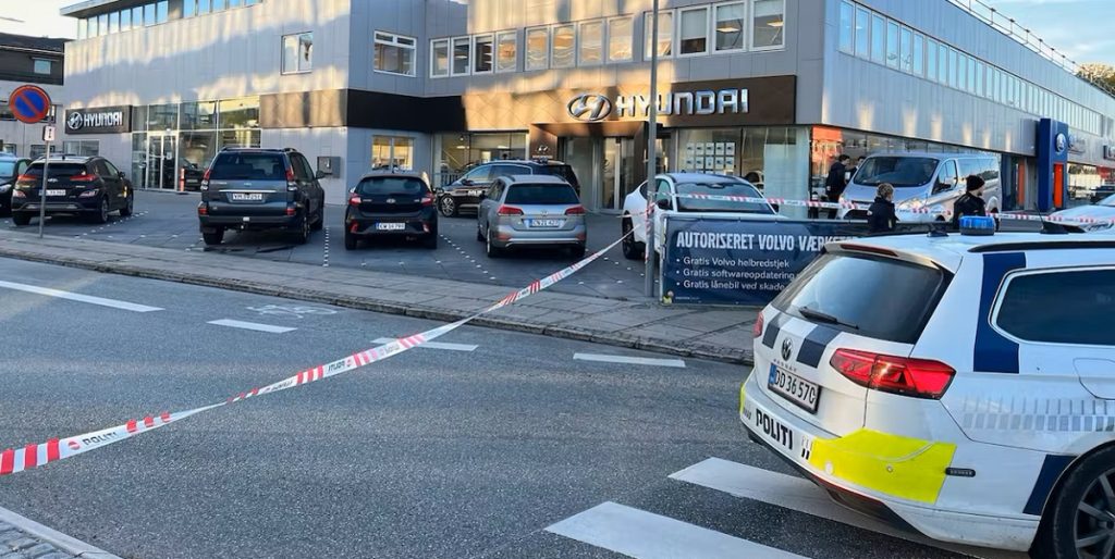 Politiet massivt til stede: “Hele lejligheden rystede”