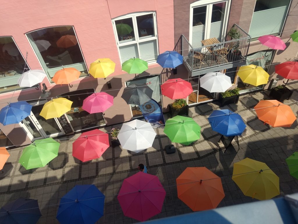 Højt til loftet i Vejle: Snart kommer der en grøn tagterrasse midt i byen
