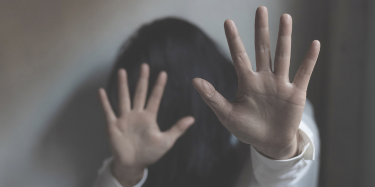 Skrækkelige anklager: Mishandling og næsten daglige voldtægter